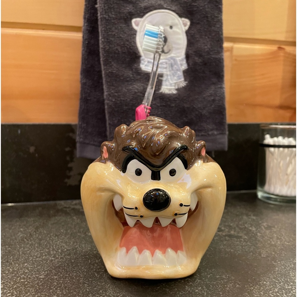 🥳HOST PICK🥳 Vintage 1993 Warner Bros. Tasmania Devil Toothbrush Holder